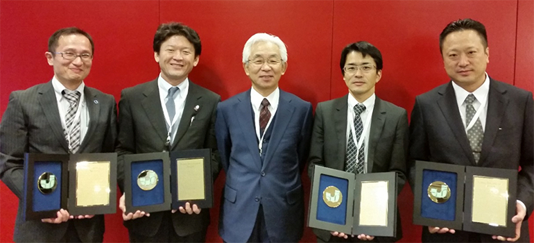 左から森野勝太郎先生、筆者、柏木厚典先生、森岡与明先生、金崎啓造先生　2015年11月27日撮影